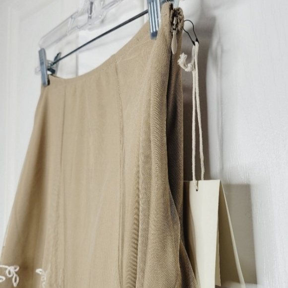 π€©WORN ONCE βοΈ NEW Tularosa Chiara Nude Embroidered Hi Low Skirt xxsmall - Picture 6 of 9